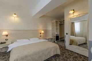 Отель Siqua Hotel Бухарест Стандартный номер с кроватью размера "king-size"-1